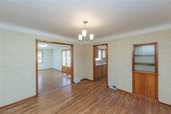 Photo - 2207 Campus Rd