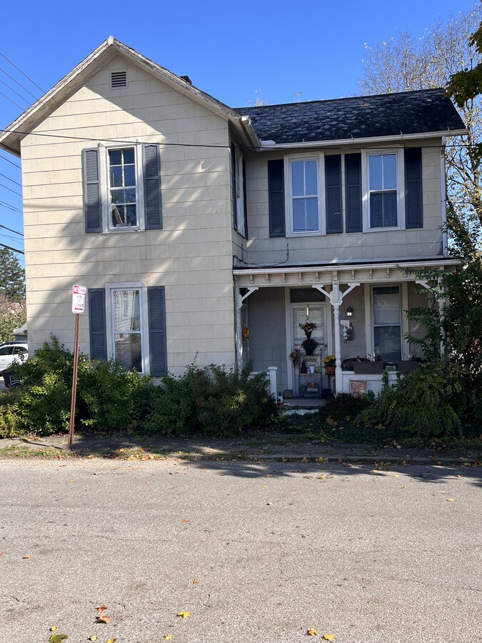 Photo - 116 N Pearl Ave Unit Upper