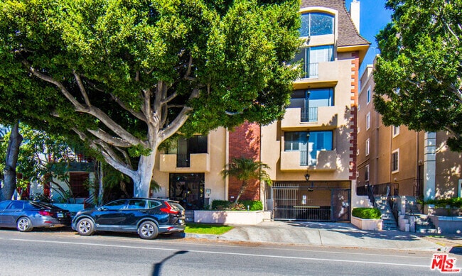 Building Photo - 8909 Burton Way Rental