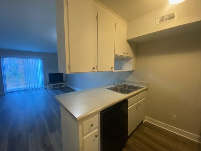 Photo - 303 Wheel Hollow Trail