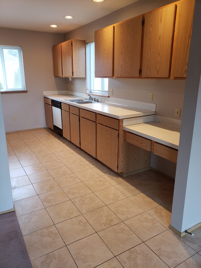 Kitchen - 3607 Michelle Ln Unidad 3607 B