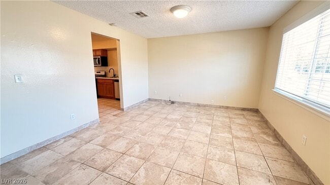 Photo - 3090 E Desmond Ave