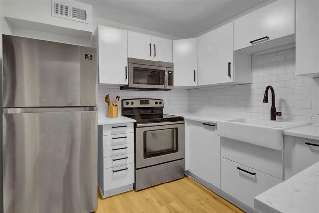 Photo - 12 Vista Square NW