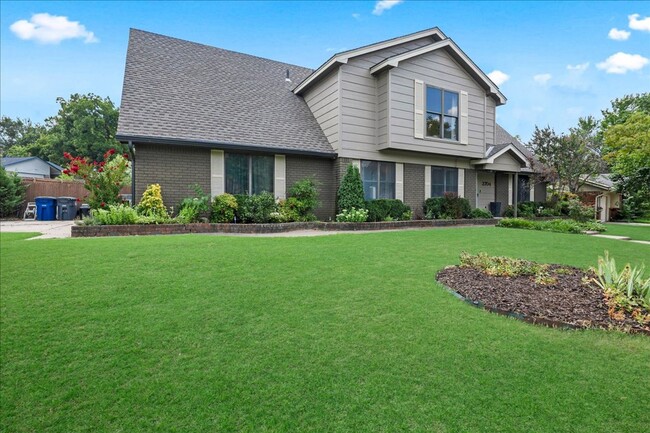 Photo - Beautiful two Story home in Windsor Park S...