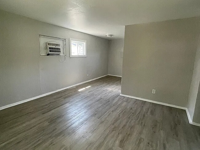 Photo - 2174 Wisconsin St