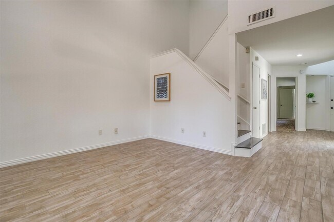 Photo - 115 Brentwood Ct