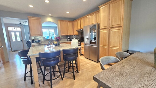 Photo - "Spacious 4-Bedroom Townhouse Retreat in Apple Valley - Modern Living with Ample Space!"