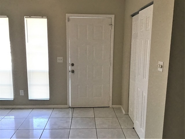 Photo - 136 W Cedarwood Cir