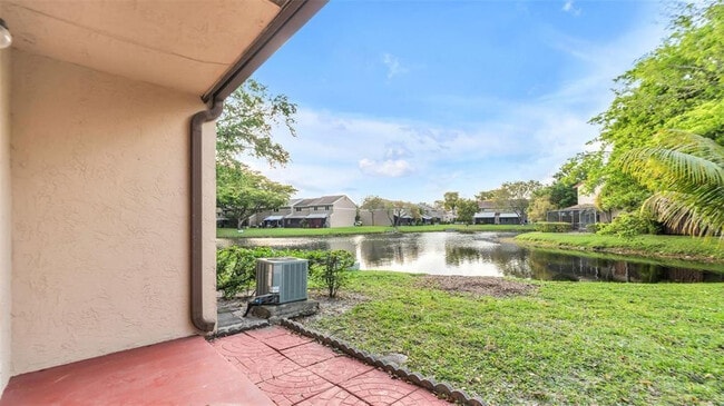 Photo - 1153 Hampton Blvd