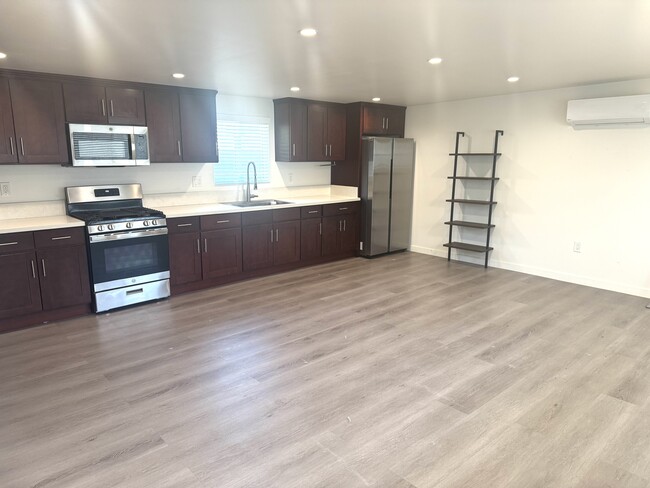 Photo - 332 Thompson Ave Unit C