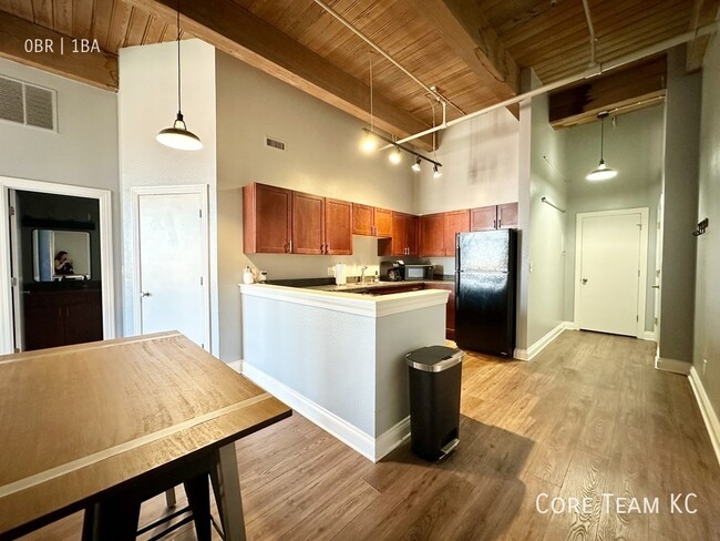 Photo - 308 W 8th St Unit 516