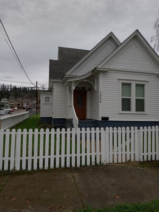 Come take a look at this historical home i... - Come take a look at this historical home i...