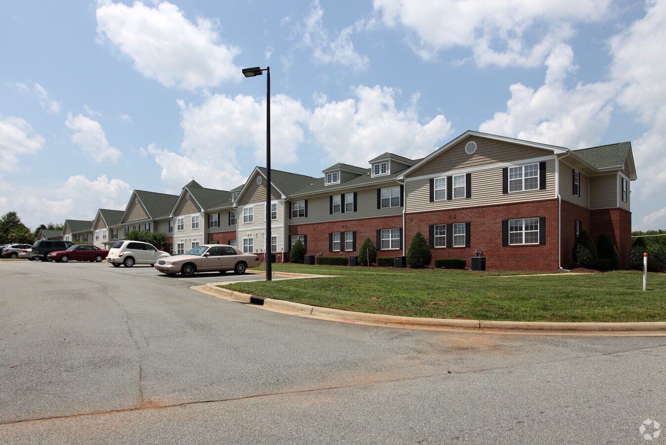 Photo - Auburn Spring Apartments