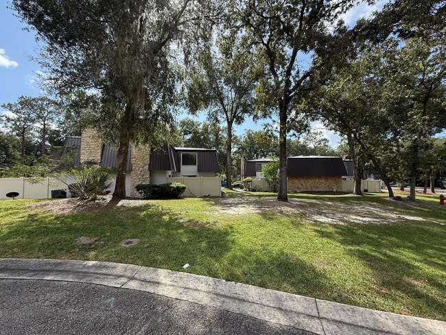 Courtyard - Villas of Stone Ridge
