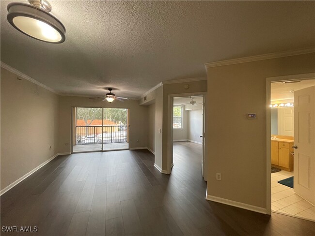 Building Photo - 8617 River Homes Lane Unit 3203