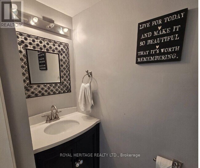 Photo - 1133 Ritson Rd N