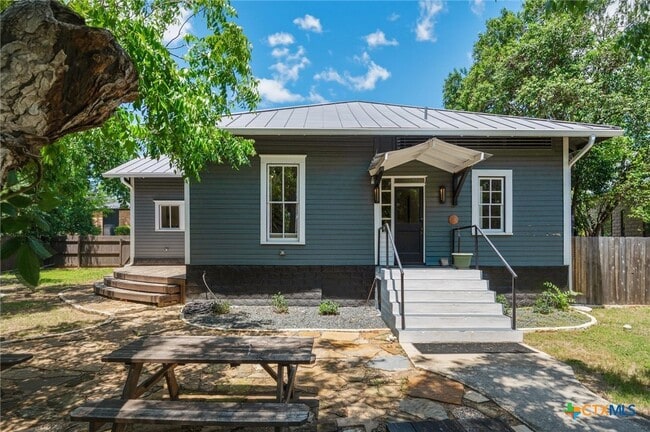 Photo - 1017 Hopkins St