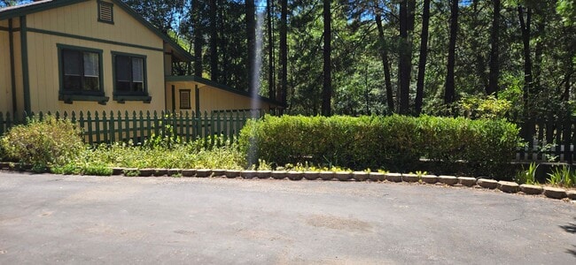 Photo - Spacious 3-bedroom, 2-bath multi-family home Unit F20183  B
