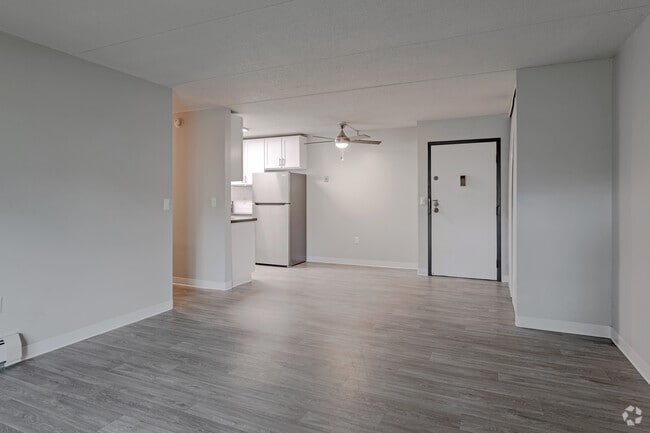 2BR, 1.5BA - 875SF