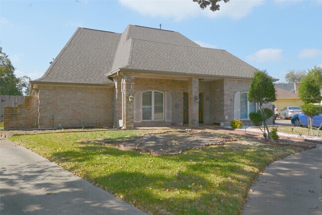 Building Photo - 14830 La Rana Dr