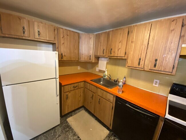 Photo - 20 Erick Rd Unit 21