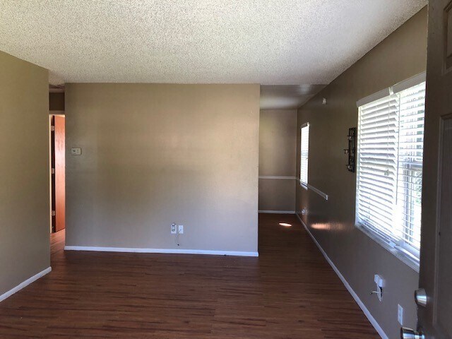 Living Room - 509 O Shea Ct Apartment Unit B