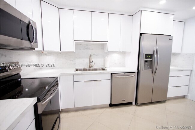 3801 S Ocean Dr Unit PH16S