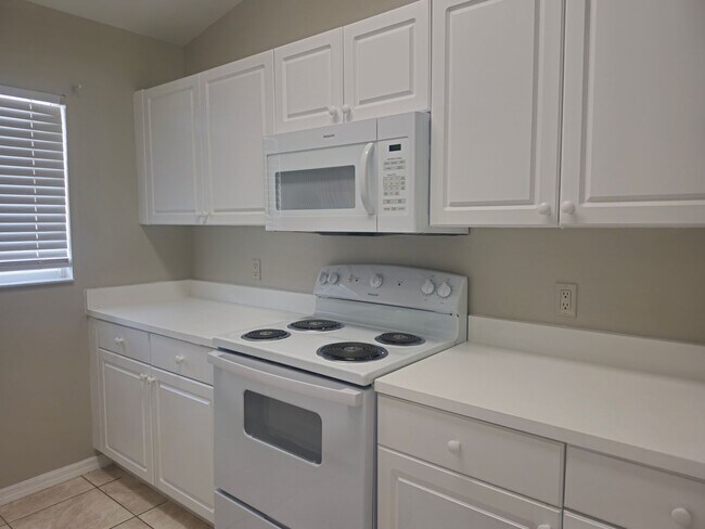 Photo - 2 bed 2 bath Unit 331 NE 24th Ave, s 4