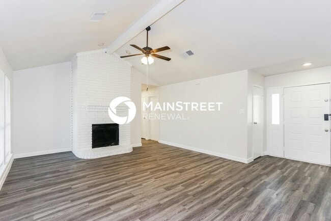 3 Bedroom Pet-Friendly Home in Lewisville, TX with Main Street Renewal