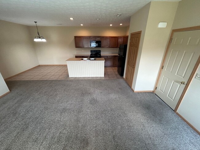 Photo - Modern & Spacious 3-Bedroom Ranch Condo! Unidad 1530-D Williamsburg Pl