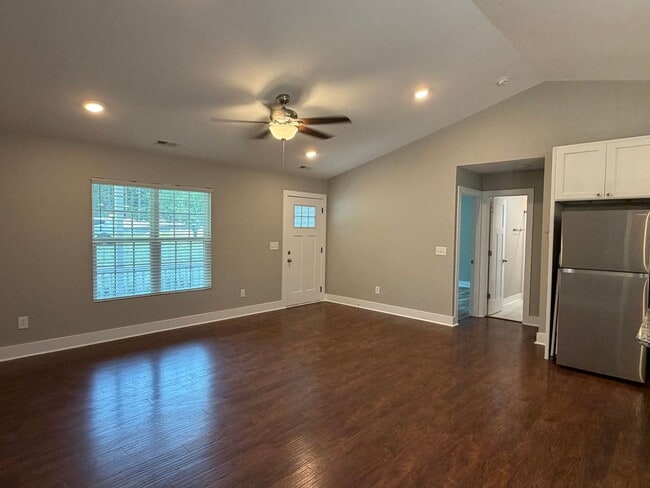 Photo - Home in country just minutes from town!