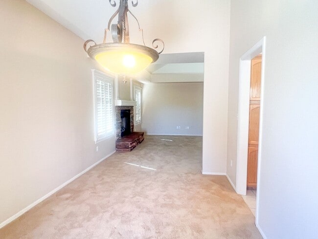 Photo - Adorable 3 bedroom 2 bath in Northeast El ...