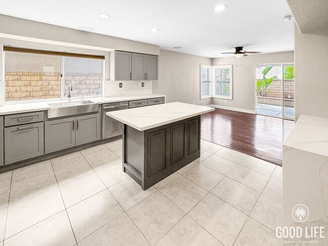 Photo - Immaculate 4Bd/2.5Ba Spacious Home with NE...