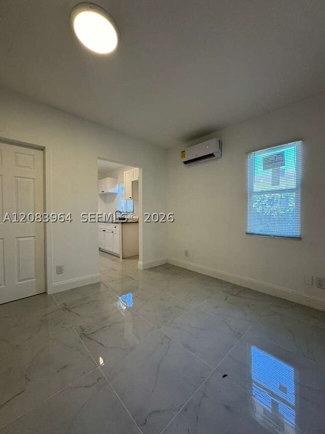 Photo - 731 SW 3rd St Unit 8