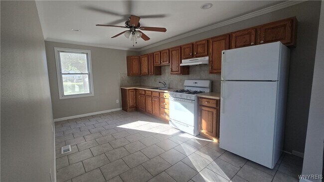 Photo - 5422 Transit Rd