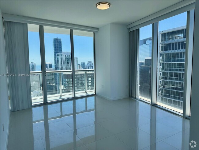 Building Photo - 475 Brickell Ave Unit 4813 Rental