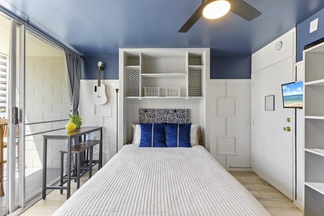 Photo - 249 Long Island St