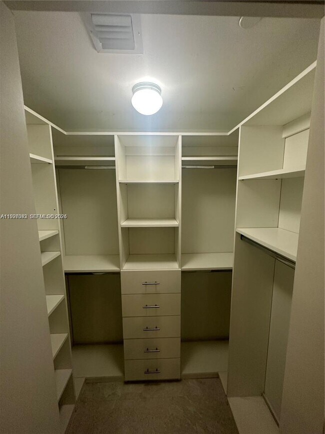 Photo - 488 NE 18th St Unidad 2005