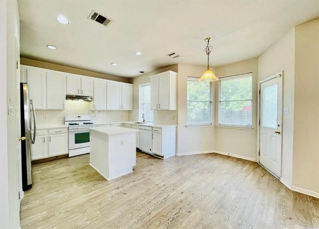 3720 Bratton Heights Dr
