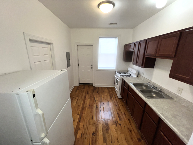 Photo - 3911 W 14th St Apartment Unit 3