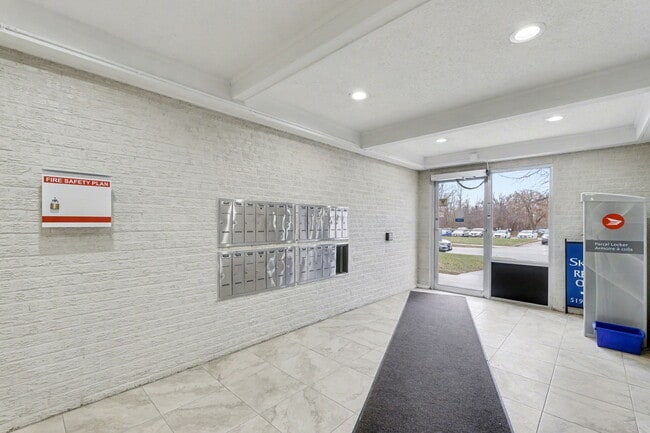 Photo - Elgin Woods Apartments