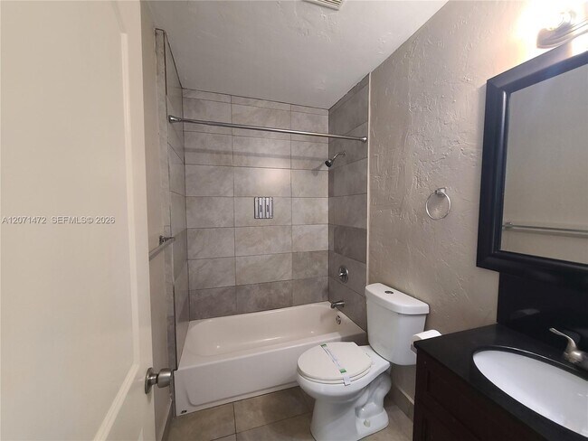 Photo - 633 NE 16th Ave Unit 3