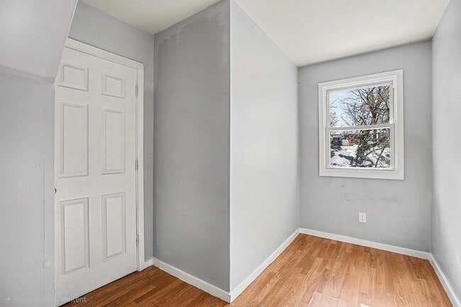 Photo - 126 W Elm St