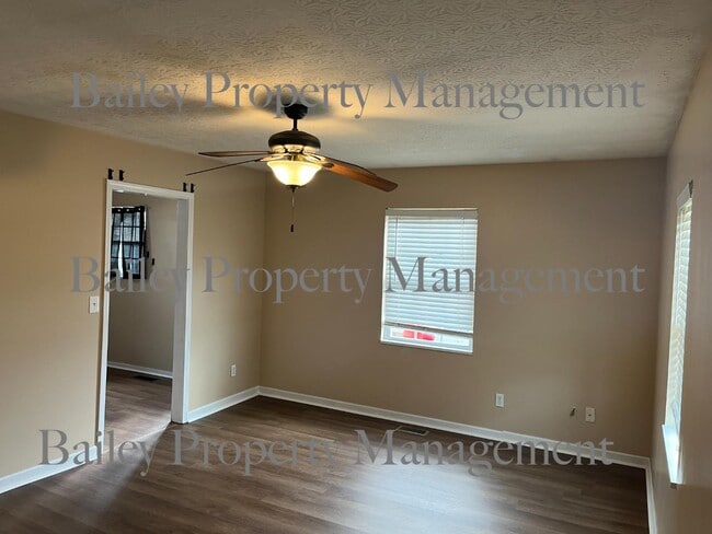 Photo - 1613 Pershing Ave