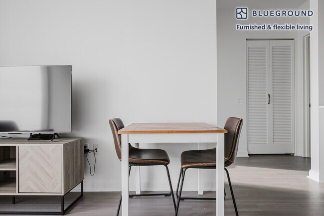 Photo - 500 N Lake Shore Dr Unidad FL30-ID1173