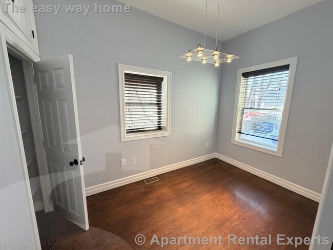 Photo - 8 Cross St E Unit #1