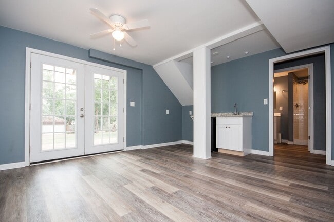 Photo - Huge 4 Bedroom 2 Bath Sylvan Park Classic! AVAILABLE NOW. Perfect for Roommates or a Home Office....