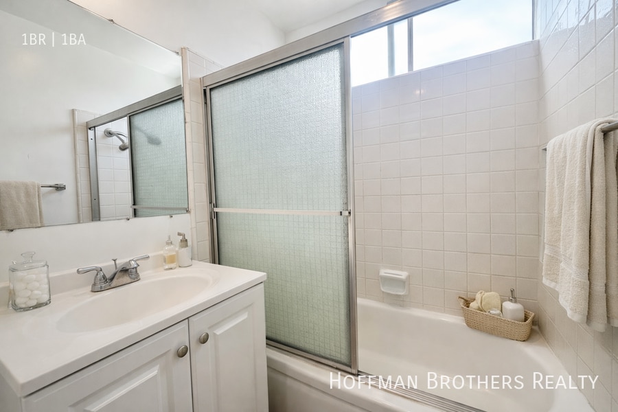 Photo - 14024 Oxnard St Unit 39