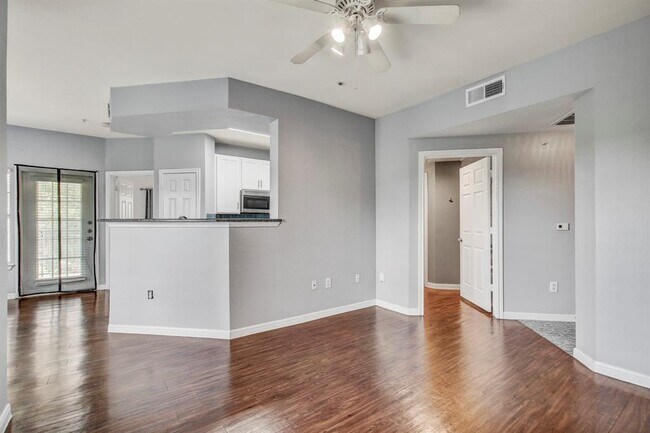 Photo - 2320 Gracy Farms Ln Condo Unit 1024