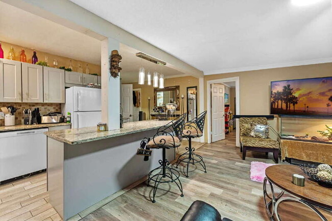 Photo - 170 Kingston Ave